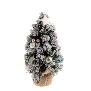 Ozdobný vánoční stromek zasněžený