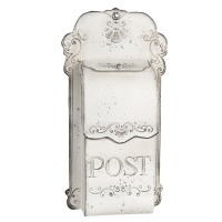Bílá poštovní schránka
